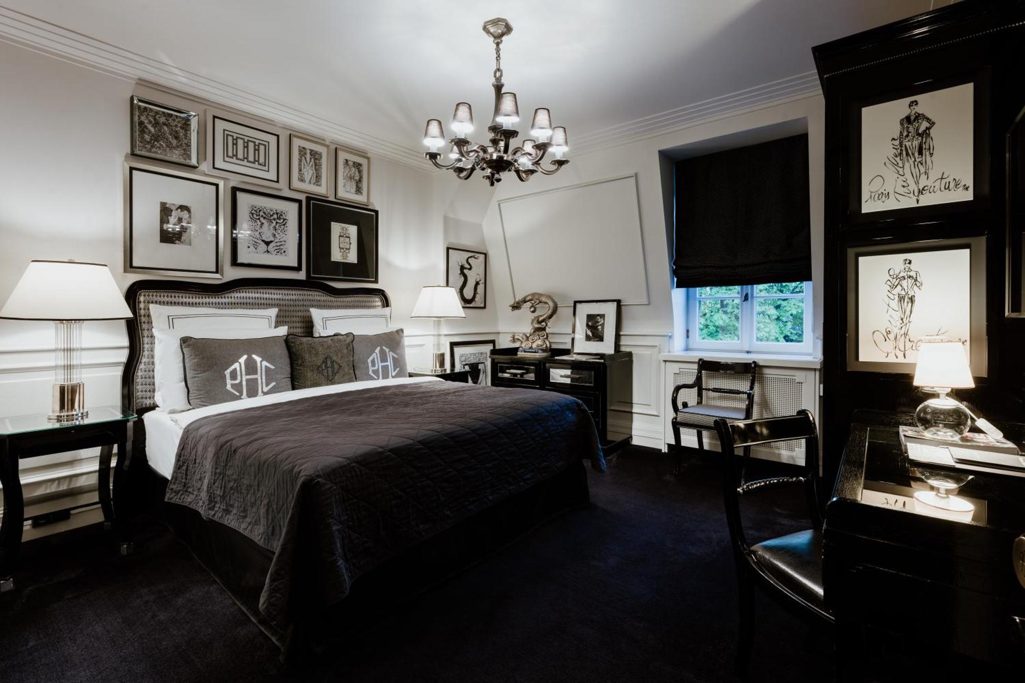Schlosshotel 柏林 外观 照片 A bedroom at the hotel