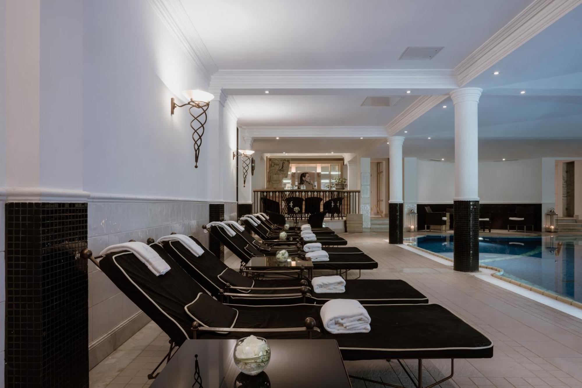 Schlosshotel 柏林 外观 照片 Spa at The Dorchester